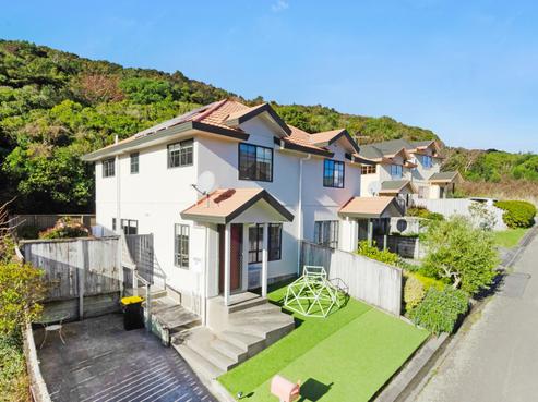 77 Woodhouse Avenue, Karori