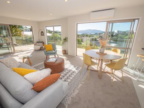 8 Hibiscus Avenue, Cable Bay