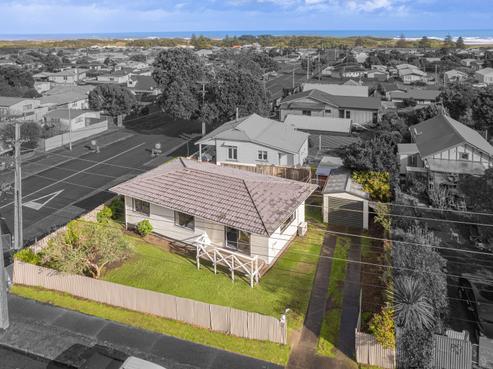 87 Cornfoot Street, Castlecliff