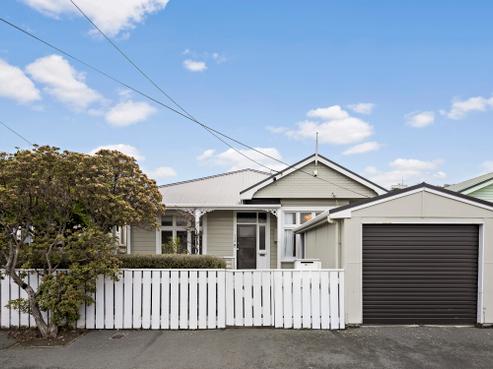 112 Onepu Road, Lyall Bay
