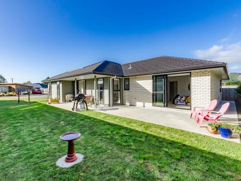 6 Kaiwaru Place, Waikanae