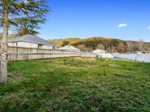 61A Strand Crescent, Naenae