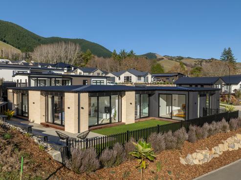 75 Sunningdale Drive, Stoke