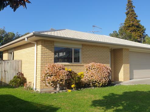 8 Neesons Way, Glendene