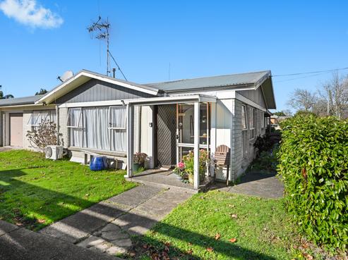 746A River Road, Chartwell