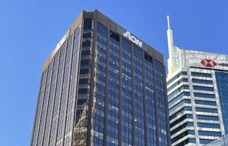 Office suites and full floors at the Aon Centre