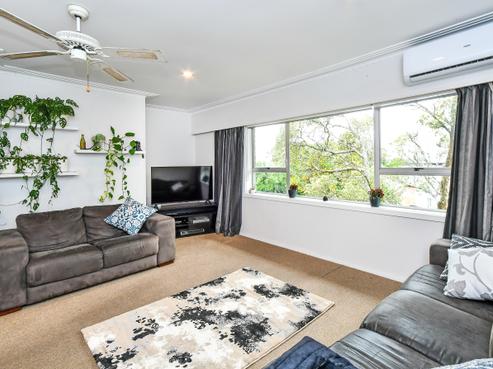 2/10 Portadown Avenue, Pakuranga Heights