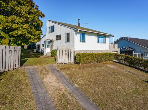 4 Battersea Place, Richmond Heights