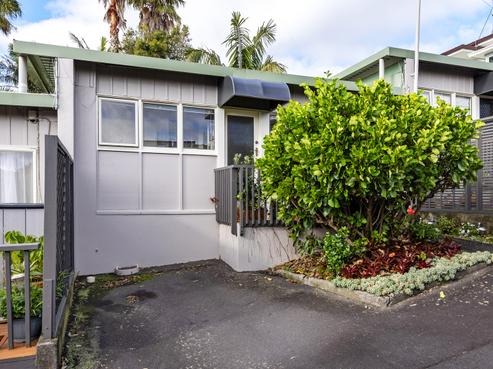 2/146 Saint Johns Road, Saint Johns