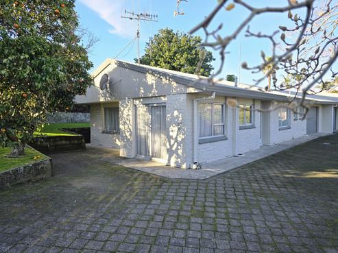 23 Pah Street, Matua