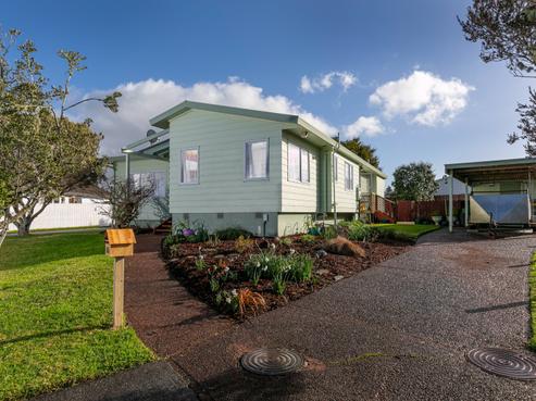 14 Miriam Corban Heights, Henderson