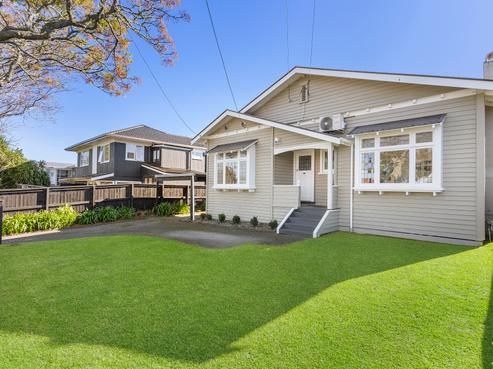 18 Turama Road, Royal Oak