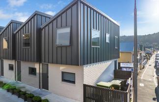 2 Dallas Lane, Caversham