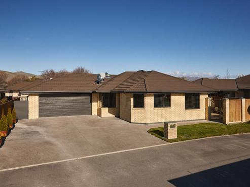 10 Ara Drive, Redwoodtown