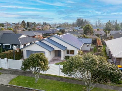 69 Carlyle Street, Leamington