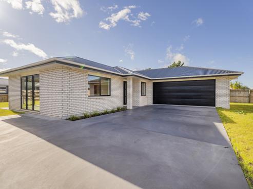 2 Carrick Robertson Place, Waihi