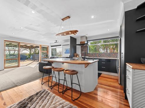 7210 South Road, Okato
