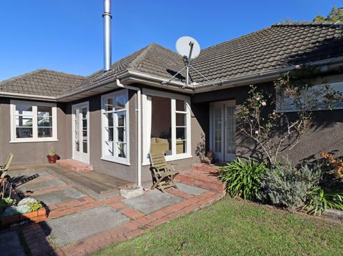 183 High Street South, Carterton