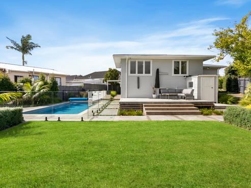 50 Gloria Avenue, Te Atatu Peninsula
