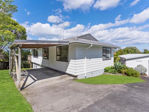 12 Orewa Heights Crescent, Orewa