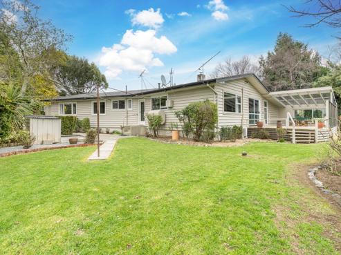 370 West Plains Road, West Plains