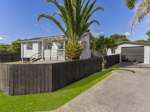 9 Taioma Crescent, Te Atatu Peninsula