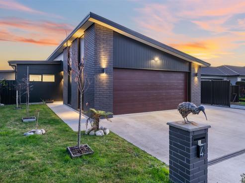 4 Fenwick Crescent, Trentham