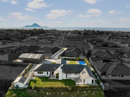 38 Bunyan Road, Coastlands