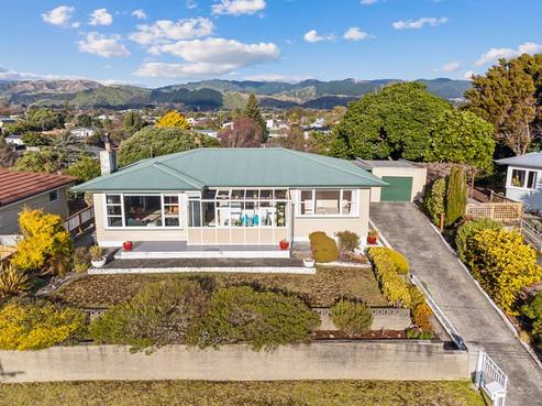 8 Francis Road, Paraparaumu Beach