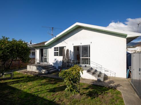 2/120 Nayland Road, Stoke