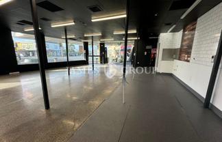 RETAIL ON PRIME CORNER | PROMINENT PROFILE