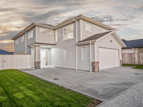 12 Len Ireland Drive, Kumeu