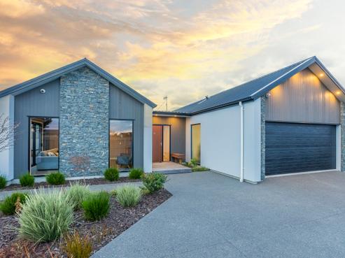 6 Niu Sila Way, Paraparaumu