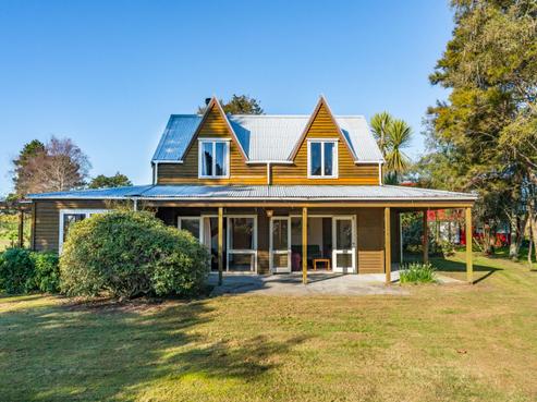 19 Waitetoko Road, Lake Taupo (East)