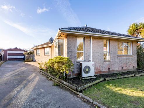 42 Oakley Crescent, Hornby