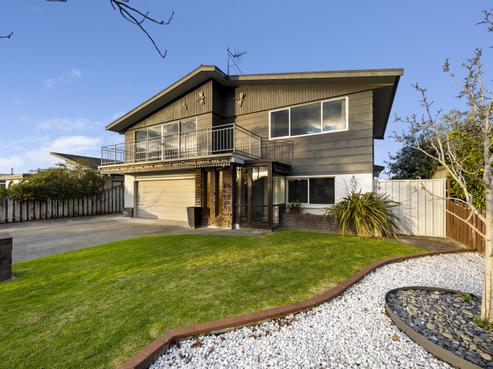 14 Konini Crescent, Pirimai