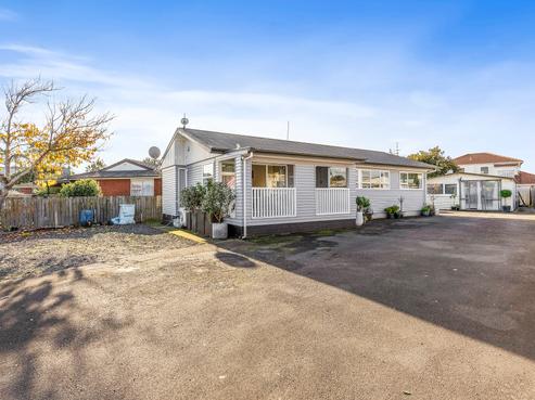 60 Hokianga Street, Mangere East