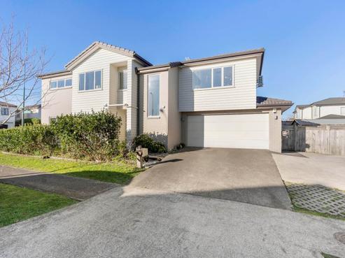 2 Lorenzo Way, Flat Bush