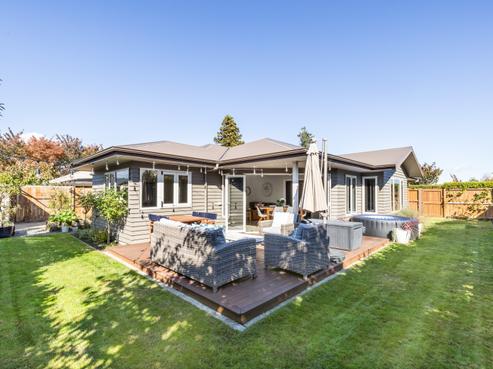 6 Barcroft Street, Frimley