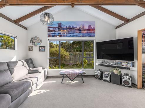 19 Pehi Kupa Street, Waikanae