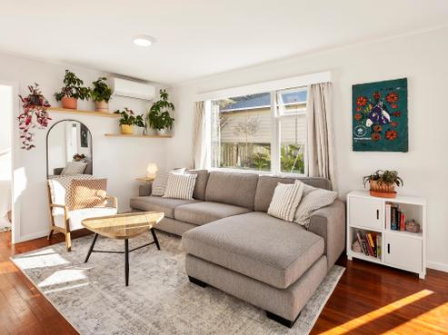 7/139 Queens Drive, Lyall Bay