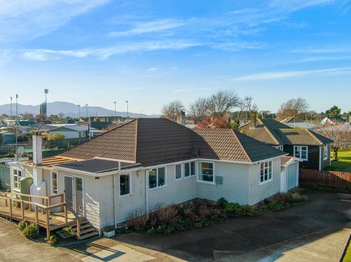 15 Churchill Street, Mayfield