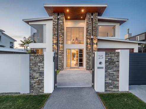 25 Compass Point Way, Half Moon Bay