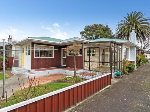 12 Armstrong Avenue, Carterton