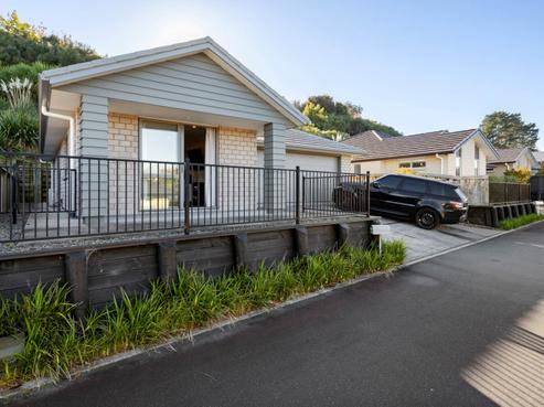 6 Stable Way, Brookfield