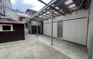 Retail or hospitality with courtyard