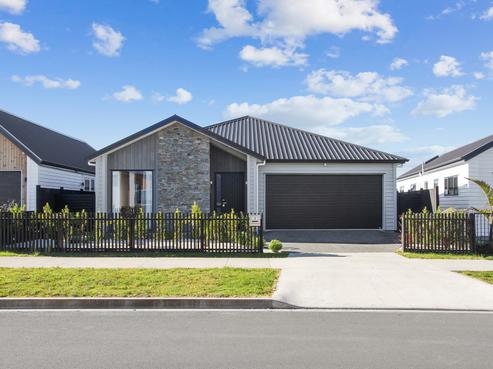 8 Spars Road, Wainui