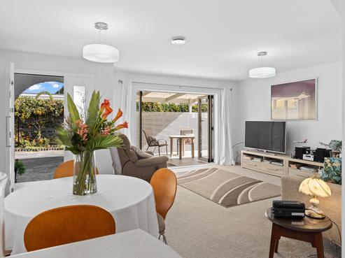 2/16 Riverside Road, Orewa