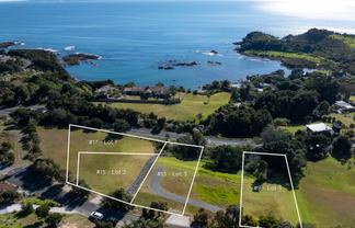 13 Coachmans Way, CABLE BAY