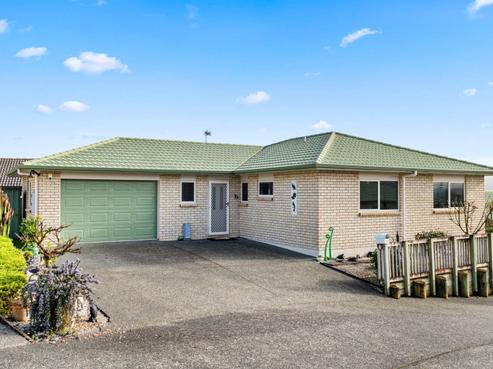 23/8 Village Place, Tuakau